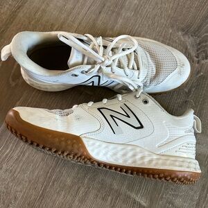 Women’s New Balance Softball Turf Cleats